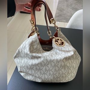 Michael kors purse